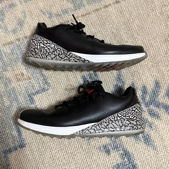 Nike Other - Nike ADG 1 Black and elephant print